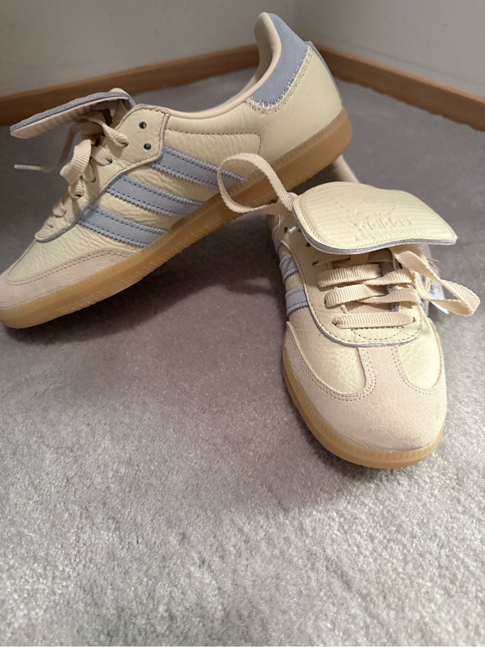 adidas Samba Cream with Light Blue Stripes - Picture 3 of 6